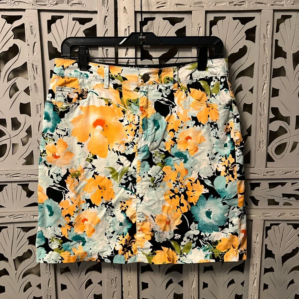 🌾HOST PICK🌾 CROFT & BARROW PEACH ORANGE & MULTICOLOR ACCENTS MINI SKORT - Picture 1 of 5